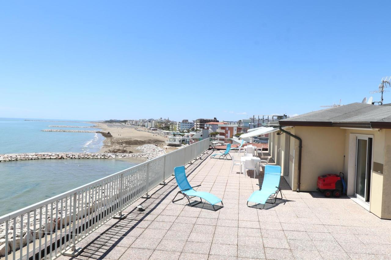 Ferienwohnung Penthouse Attico Mara Caorle Exterior foto