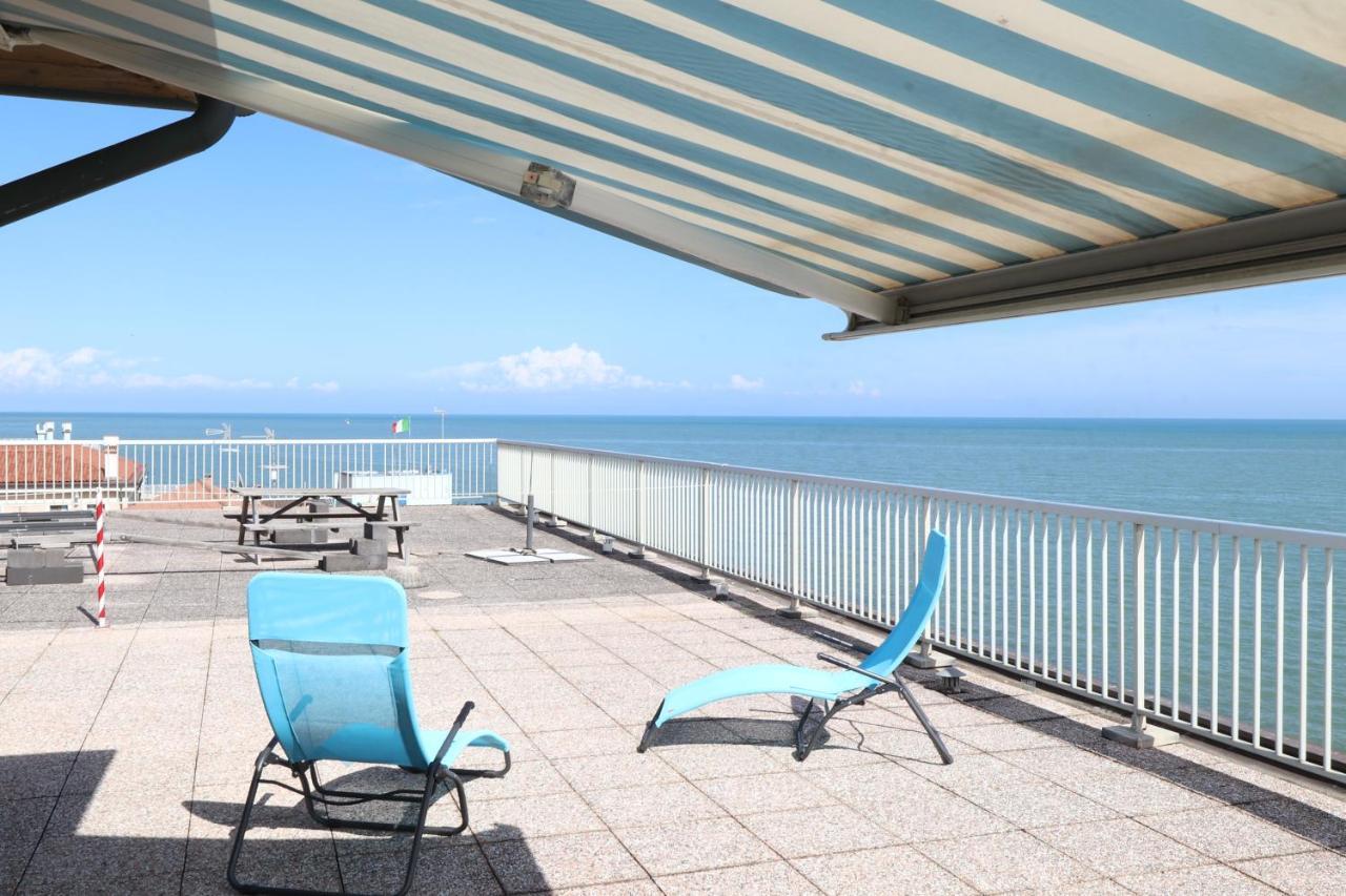 Ferienwohnung Penthouse Attico Mara Caorle Exterior foto