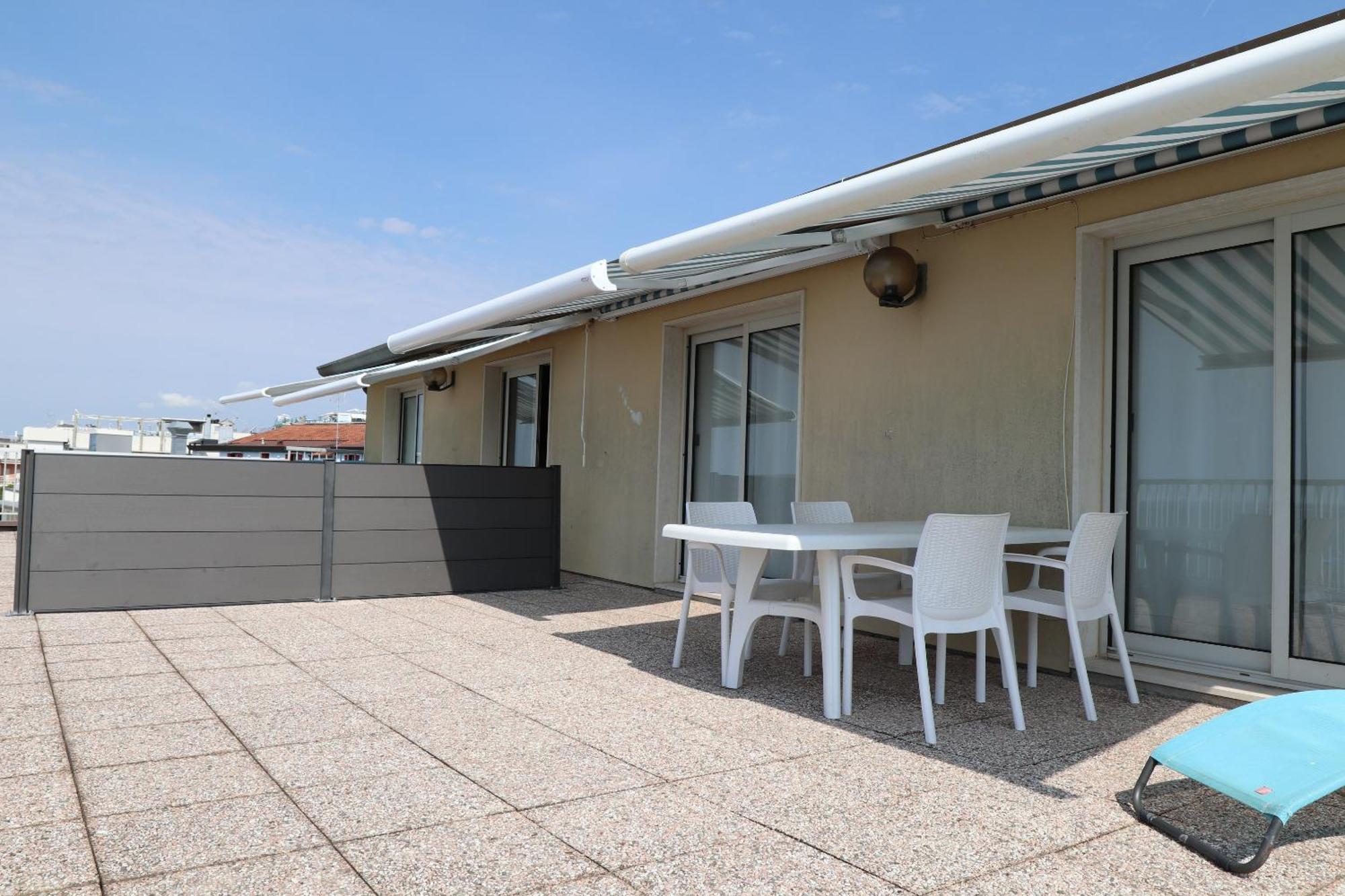 Ferienwohnung Penthouse Attico Mara Caorle Exterior foto