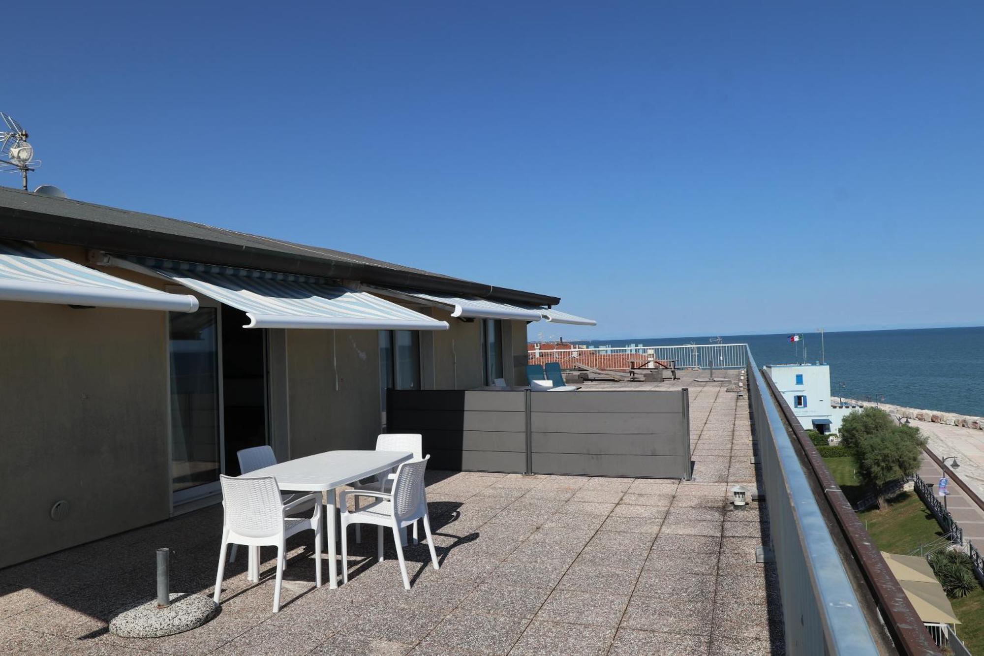 Ferienwohnung Penthouse Attico Mara Caorle Exterior foto